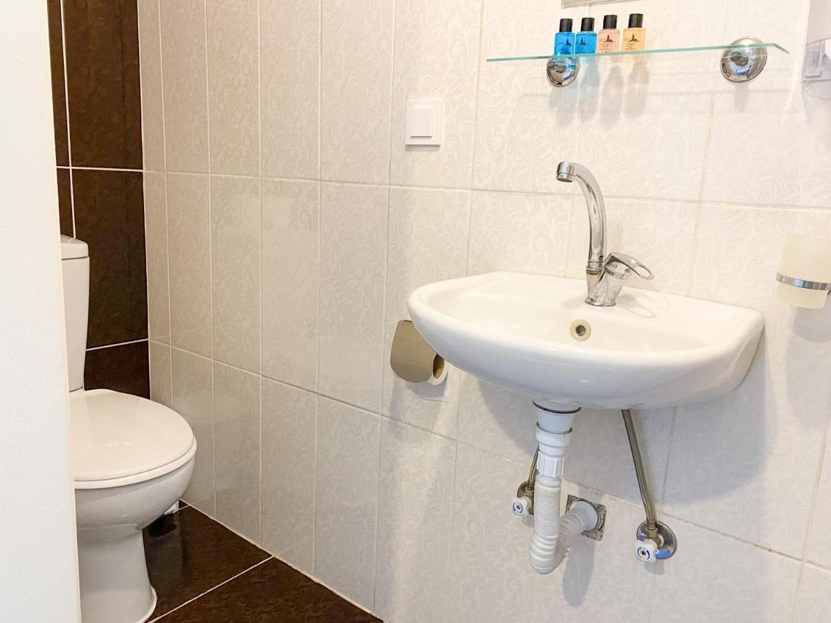 Lacivert Hotel Ayvalı Rom bilde