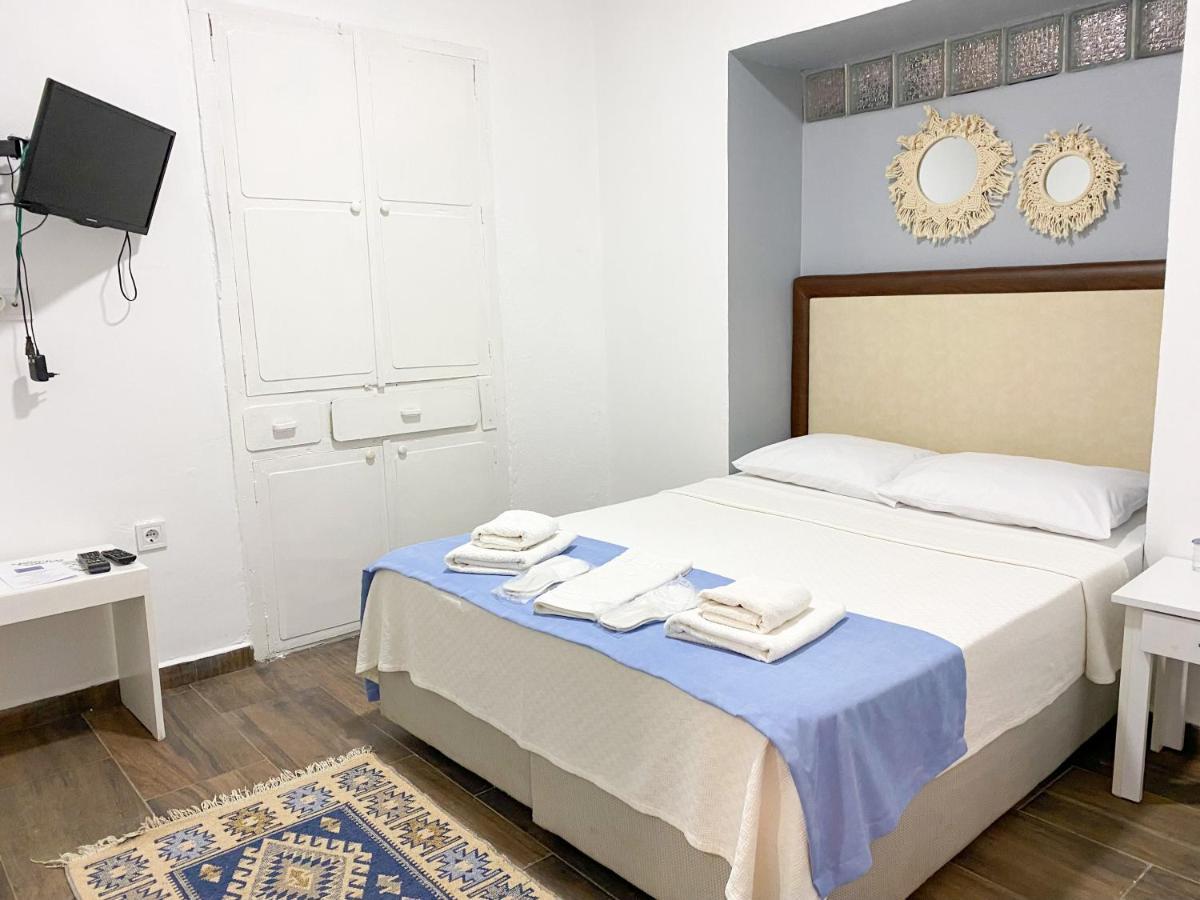 Lacivert Hotel Ayvalı Rom bilde